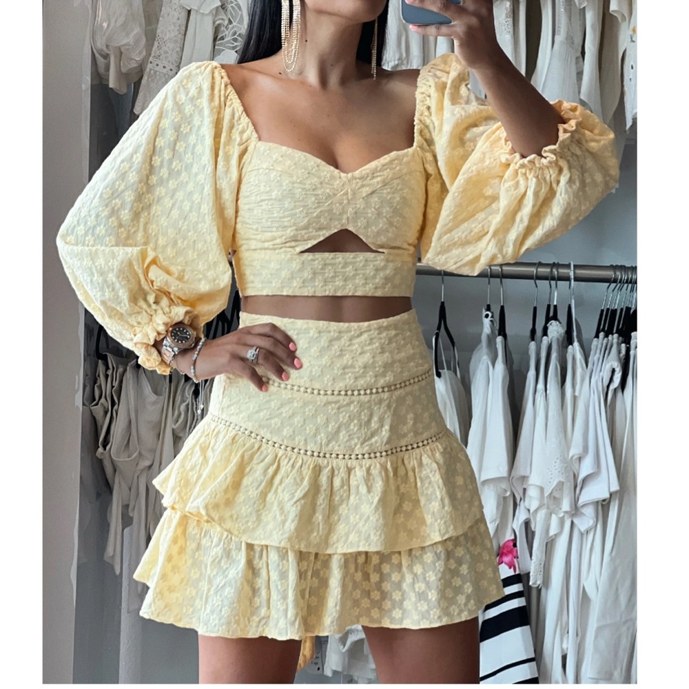 Elegant Yellow Skirt Set with Ruffles